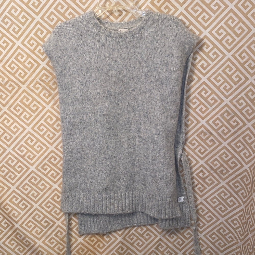 ❤️a new day Heather Gray Women's Crew Neck poncho